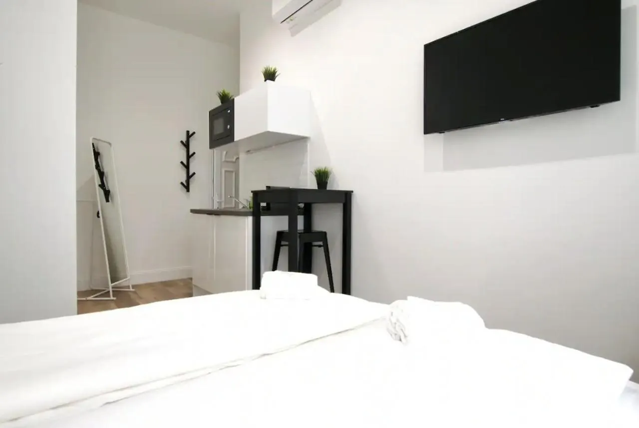 Studio Apartments By Hi5- Apartment In Downtown Budapesta