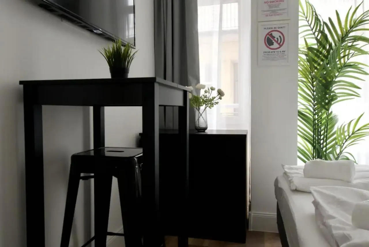 Studio Apartments By Hi5- Apartment In Downtown Budapesta 0*,