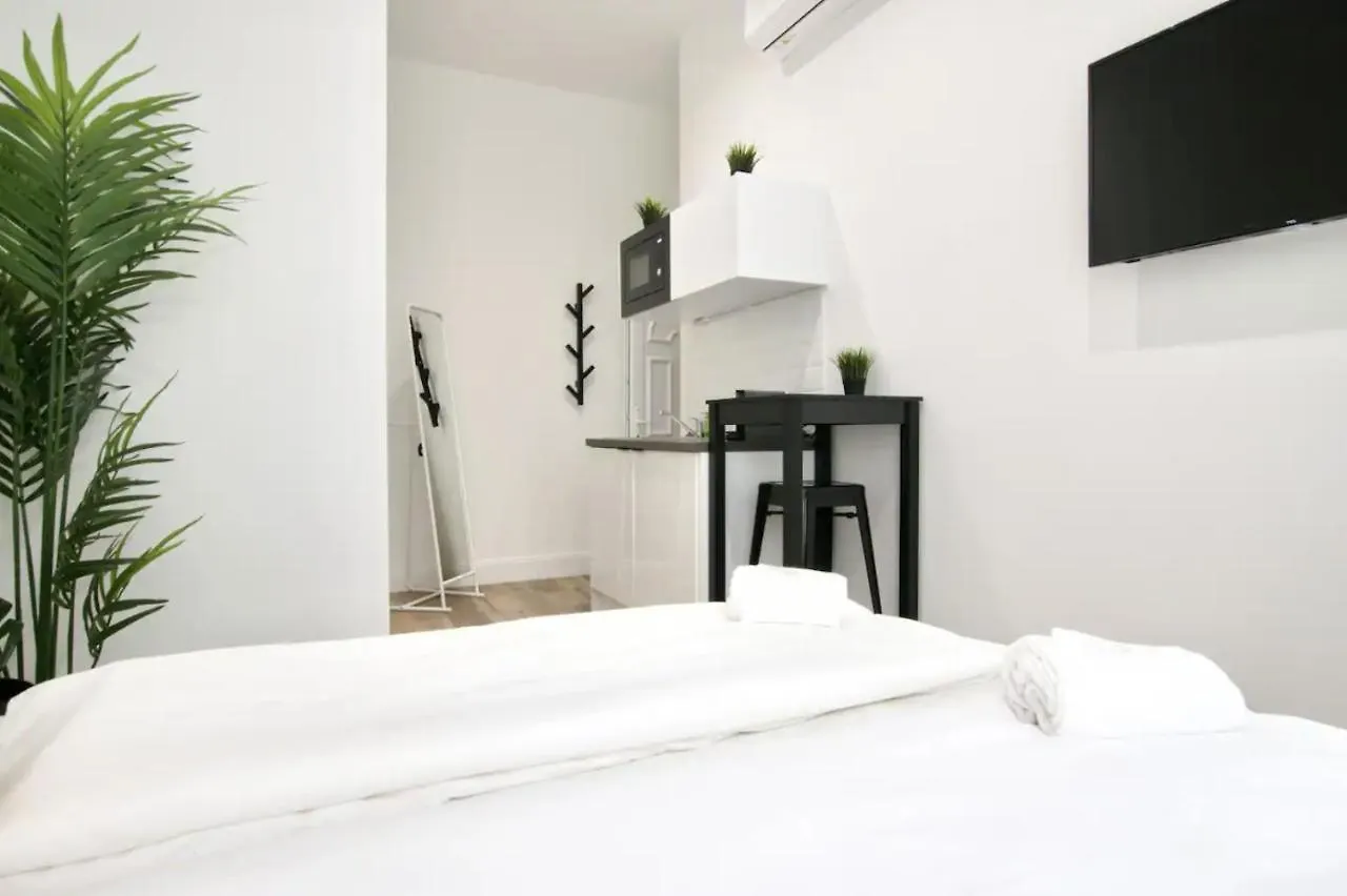 Studio Apartments By Hi5- Apartment In Downtown Budapesta